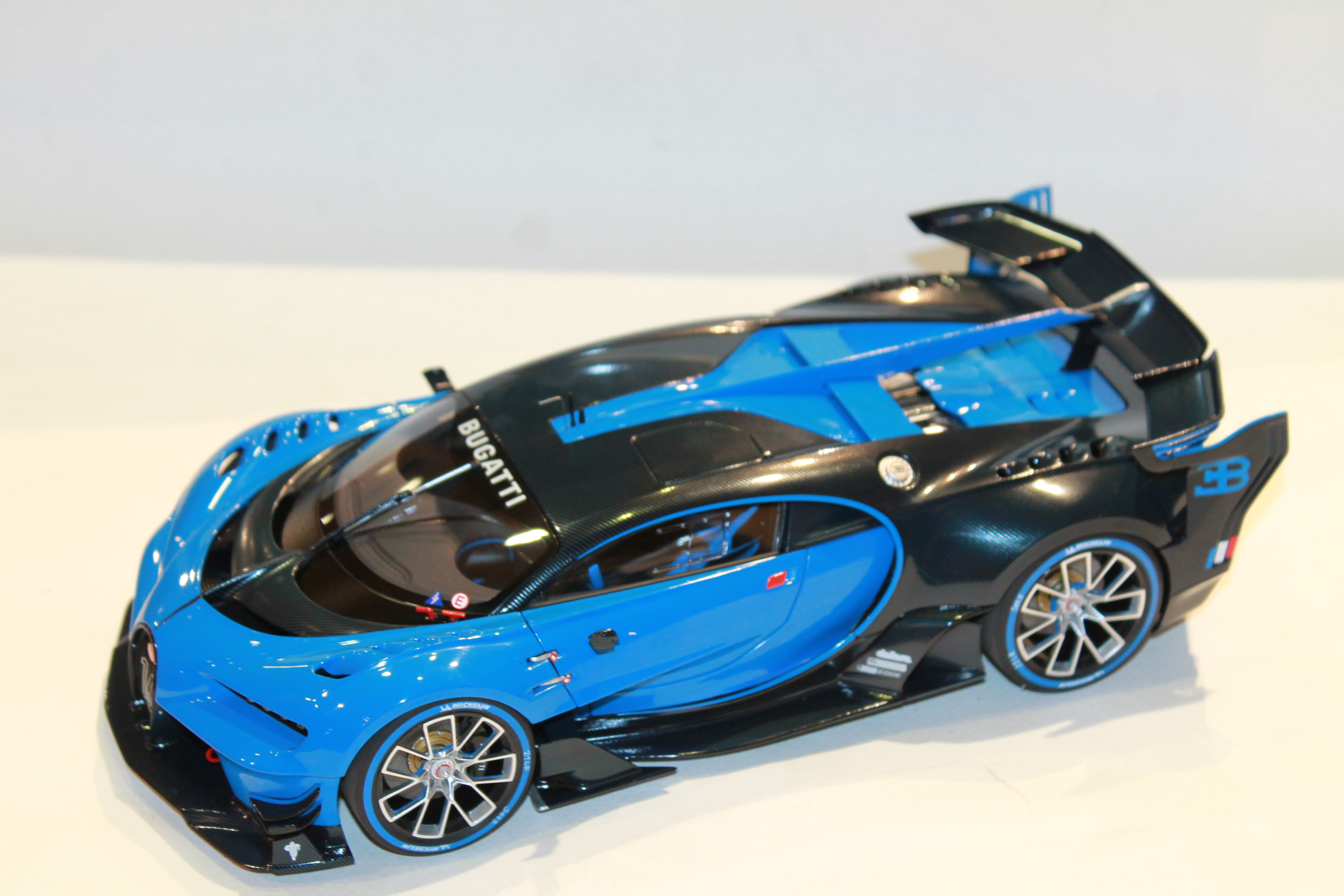 BUGATTI VISION GRAN TURISMO 1/18°