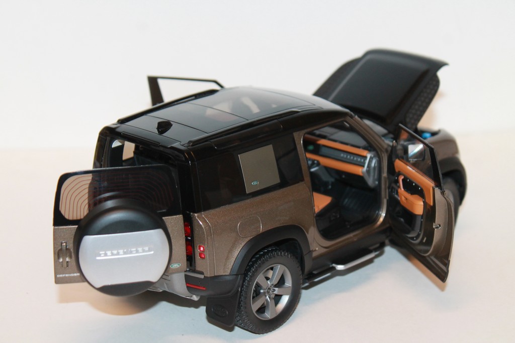 LAND ROVER DEFENDER 90 MARRON 2020 ALMOST 1/18°