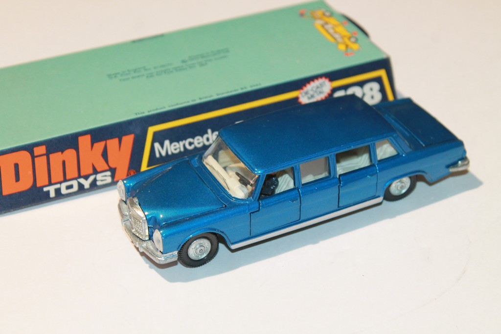 MERCEDES-BENZ 600 PULLMAN DINKY TOYS 1/43°