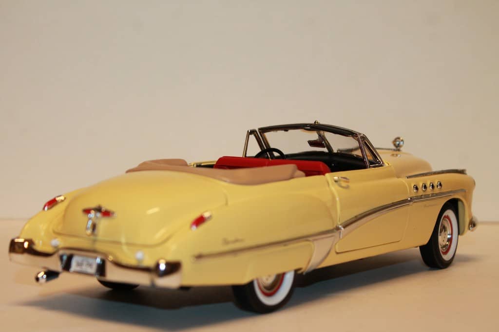 BUICK ROADMASTER JAUNE "RAIN MAN" 1949 GREENLIGHT 1/18°