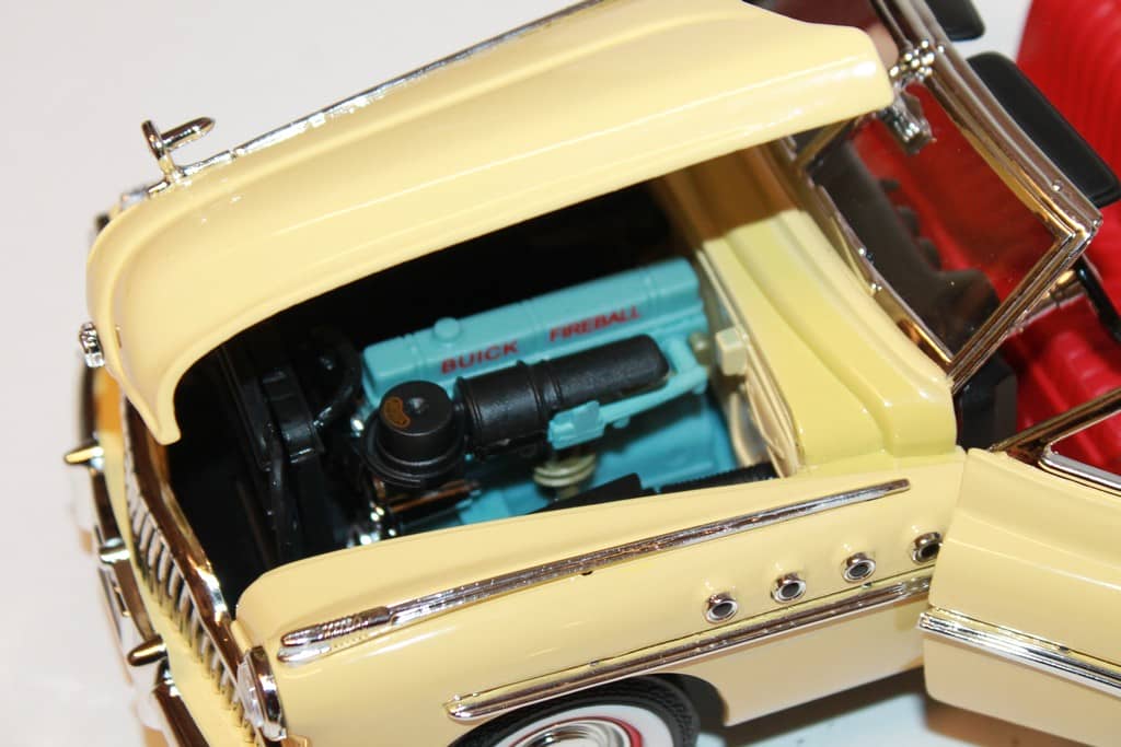 BUICK ROADMASTER JAUNE "RAIN MAN" 1949 GREENLIGHT 1/18°