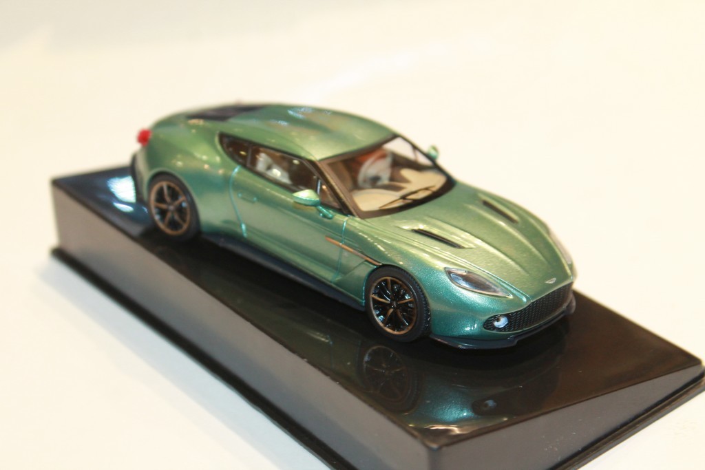 ASTON MARTIN VANQUISH ZAGATO 2016 IXO 1/43°