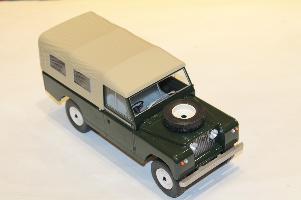 LAND ROVER SERIES II 109 PICKUP MODELCAR 1/18°