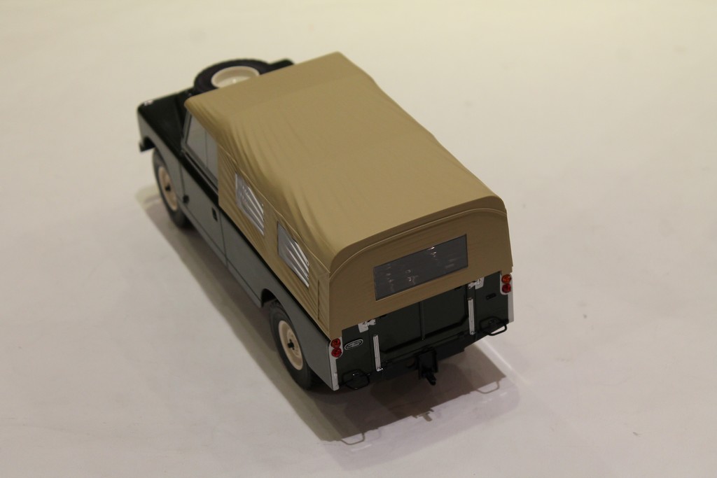 LAND ROVER SERIES II 109 PICKUP MODELCAR 1/18°