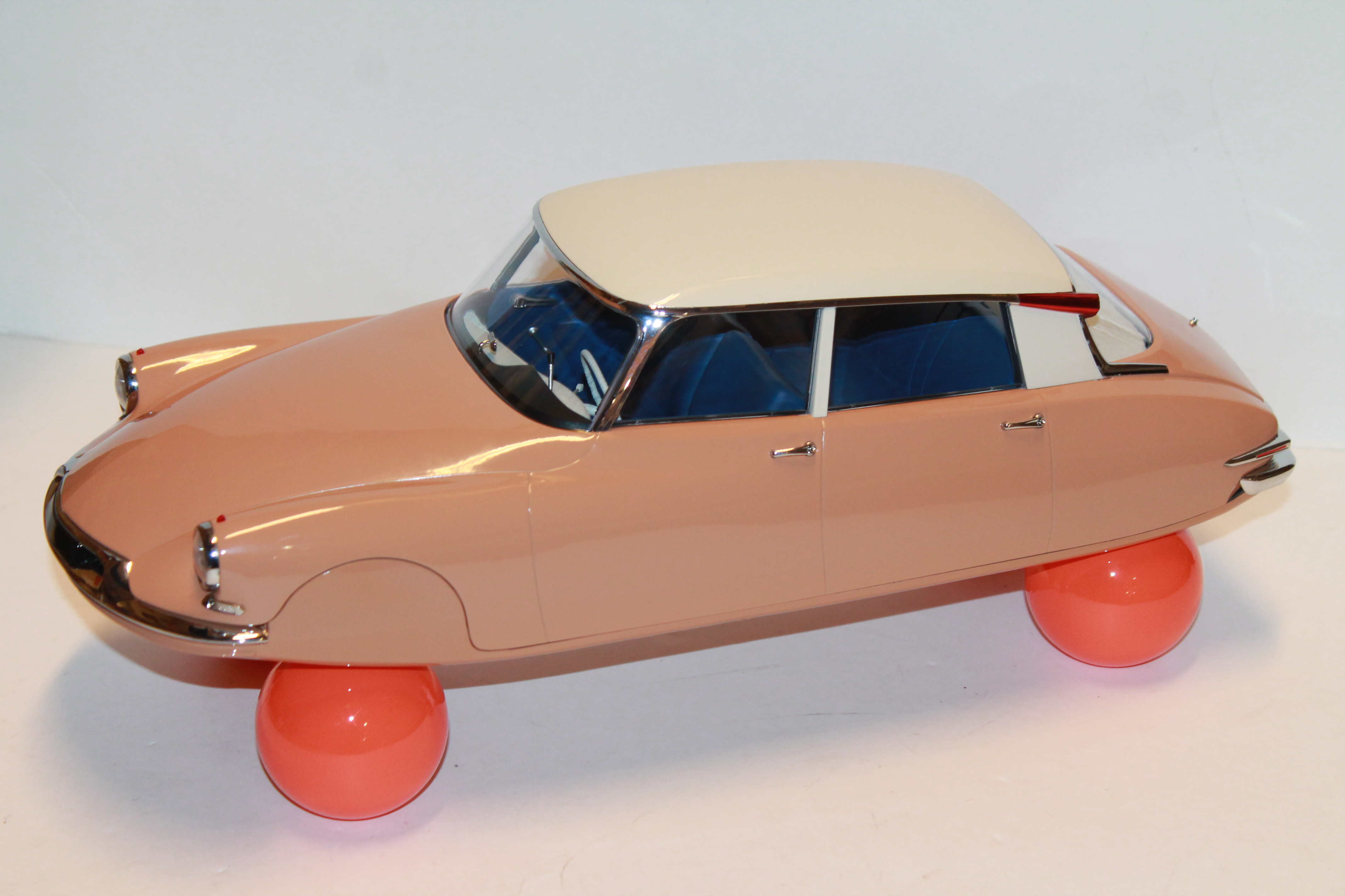 CITROEN DS 19 SUR BALLONS 1959 NOREV 1/12°