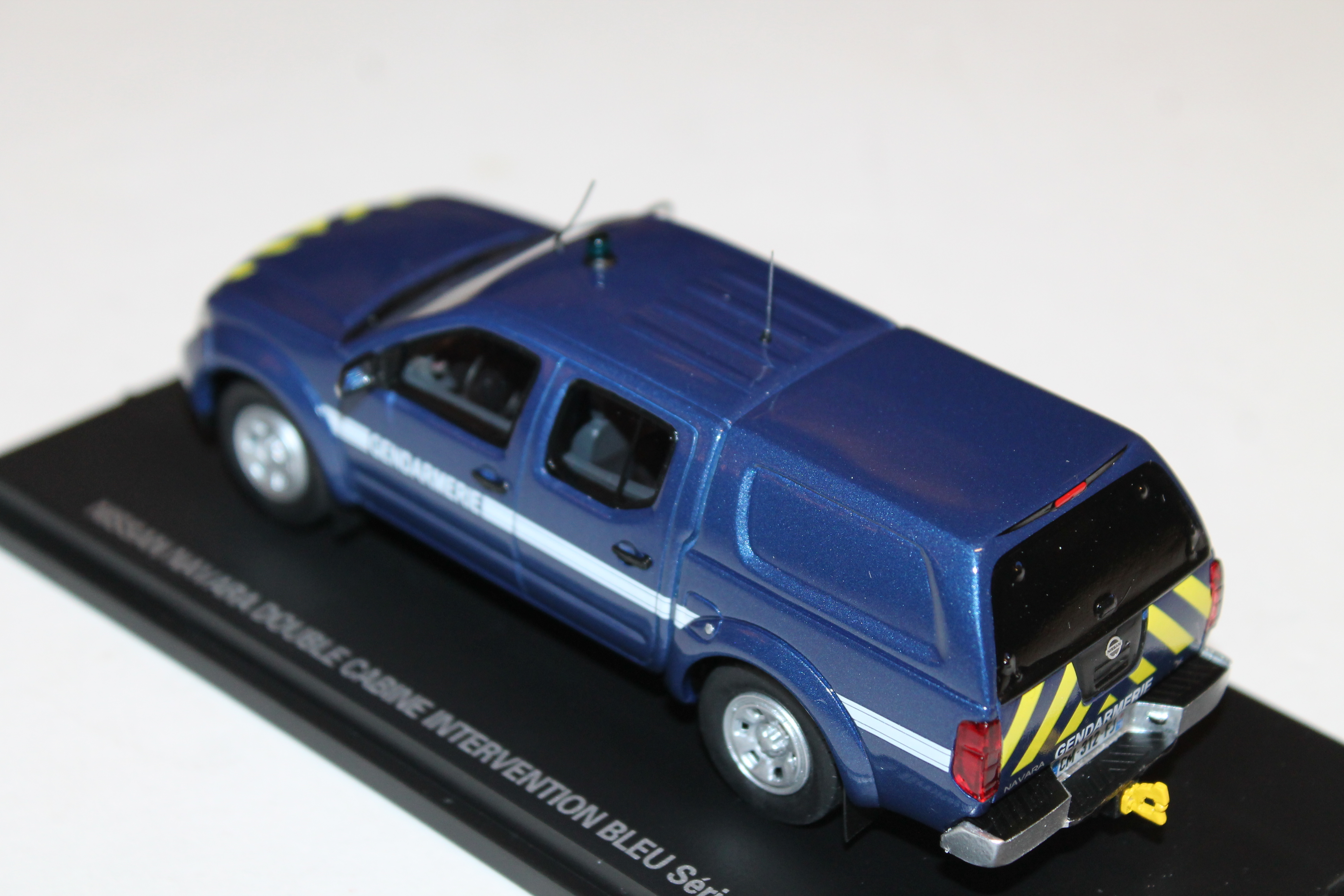 NISSAN NAVARA DOUBLE CABINE GENDARMERIE ALARME 1/43°