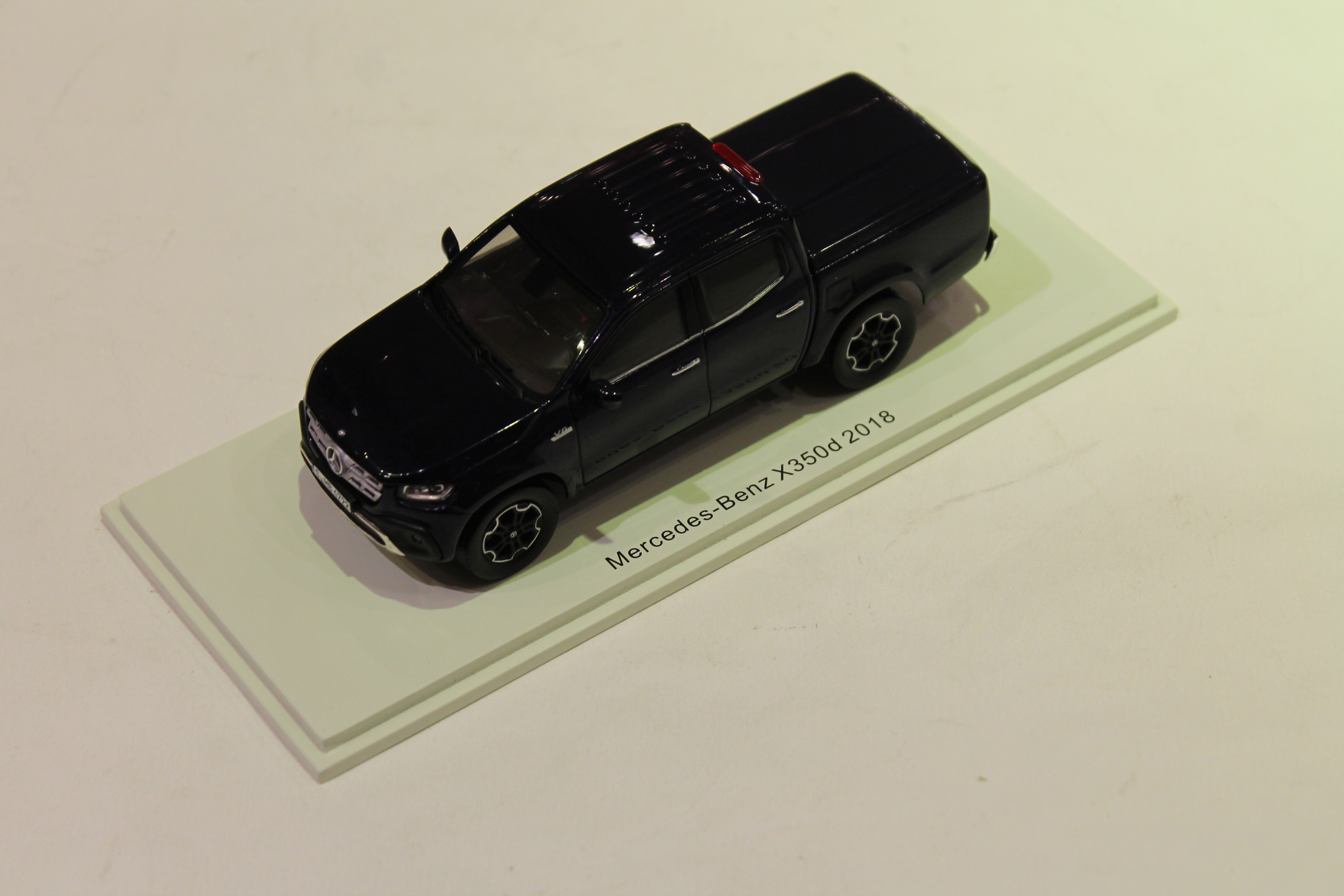 MERCEDES BENZ X350D 2018 SPARK 1/43°
