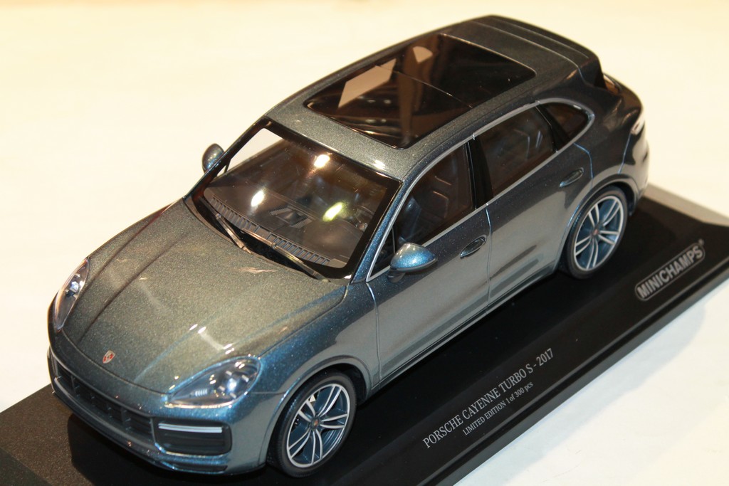 PORSCHE CAYENNE TURBO S 2017 MINICHAMPS 1/18°