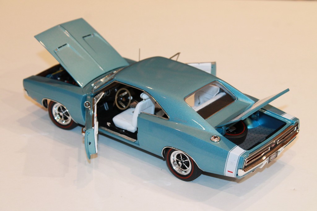 DODGE CHARGER R/T 1969 AUTO WORLD 1/18°