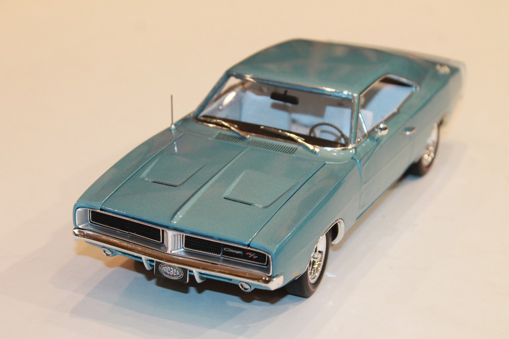 DODGE CHARGER R/T 1969 AUTO WORLD 1/18°