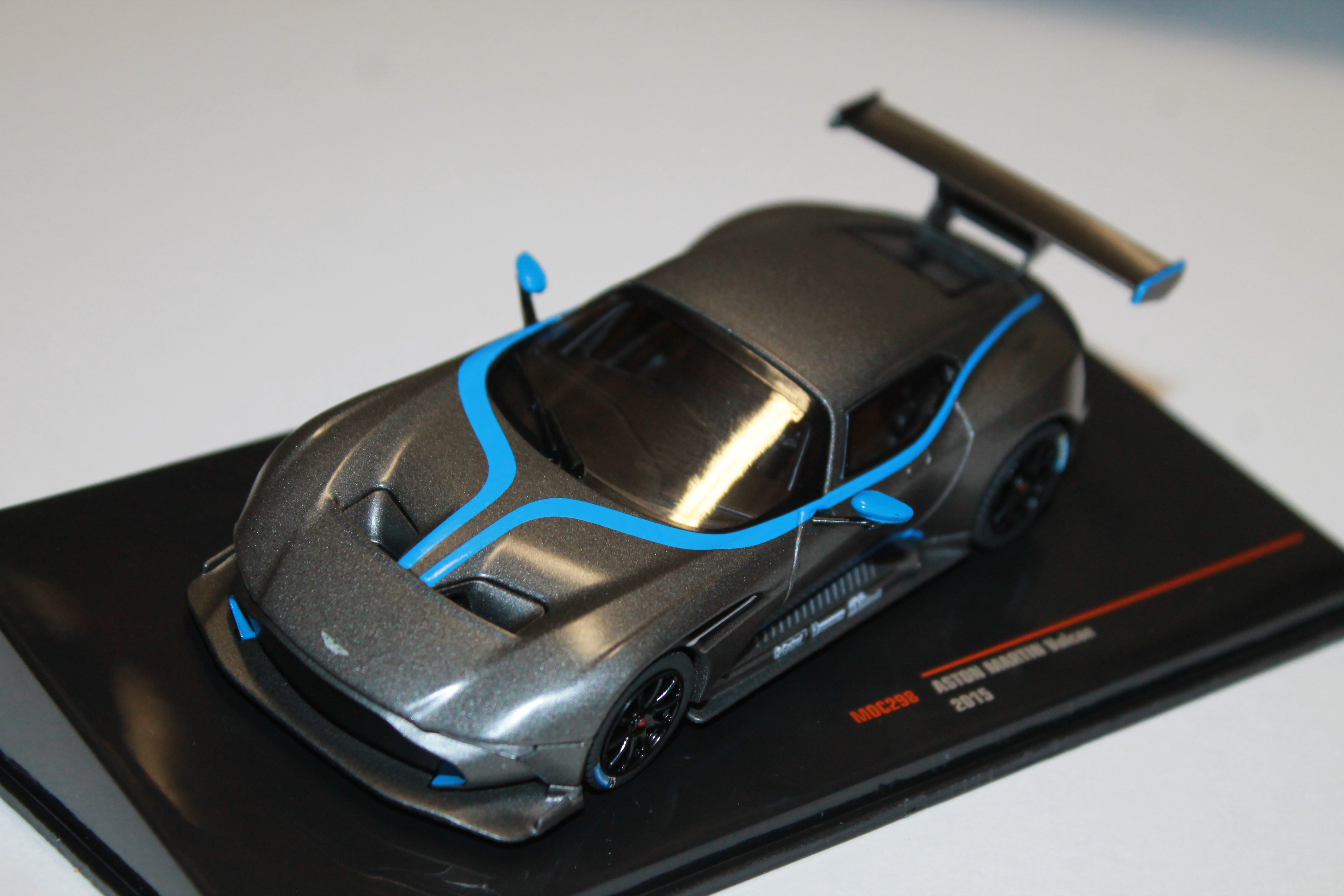 ASTON MARTIN VULCAN 2015 IXO 1/43°