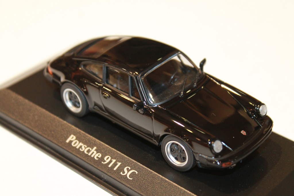 COUPE SPORT DEUX PORTES NOIR