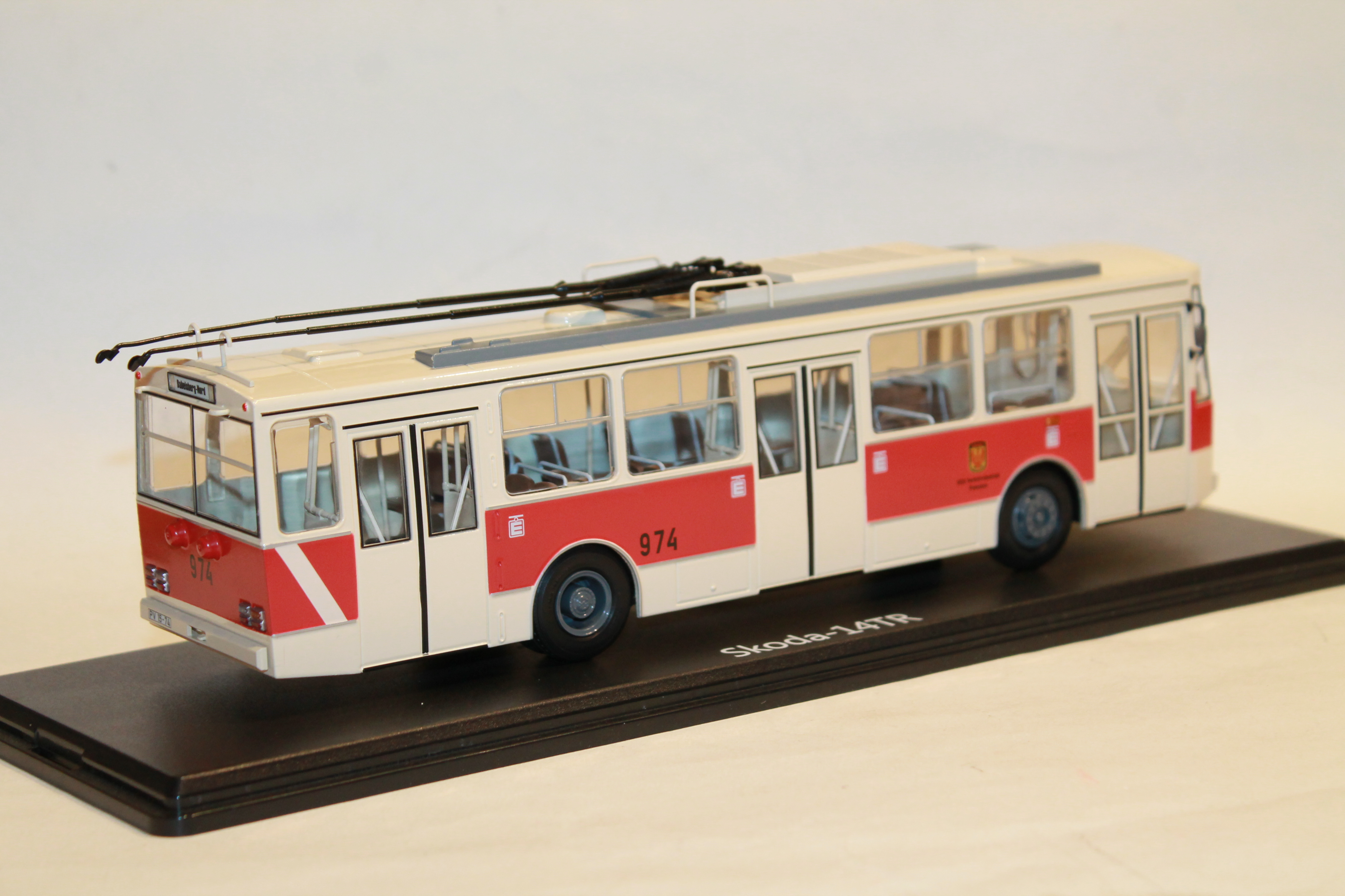 SKODA -14TR POTSDAM 1982 PREMIUM CLASSIXXS 1/43°