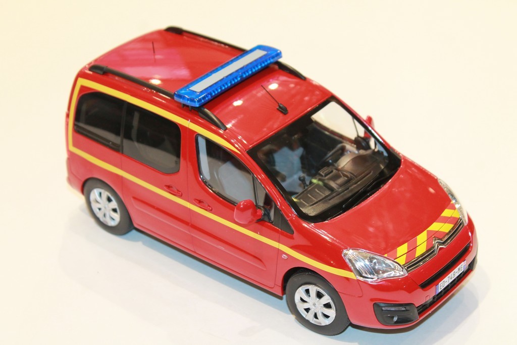 VEHICULE DES POMPIERS