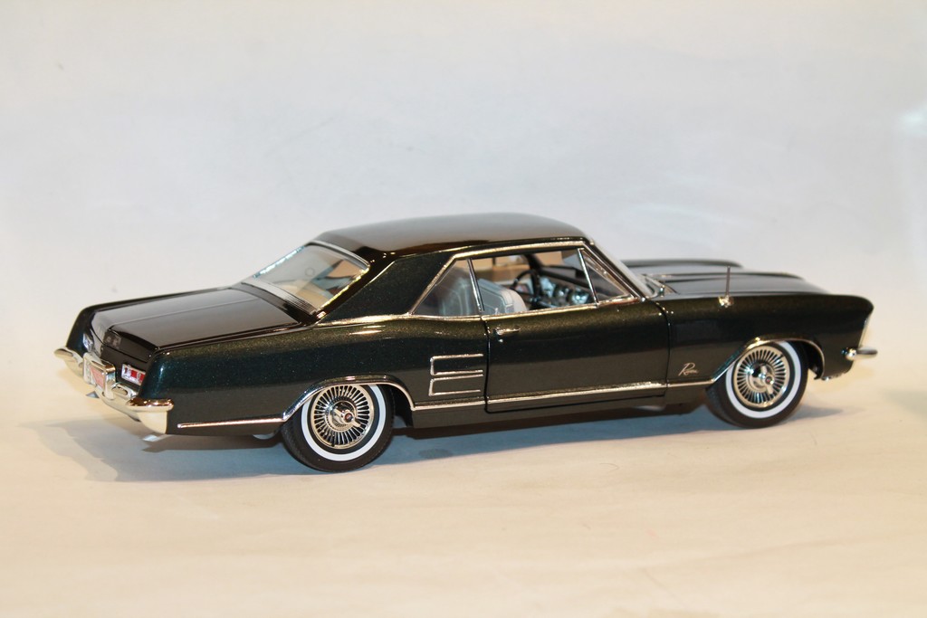 BUICK RIVIERA 1963 ACME 1/18°