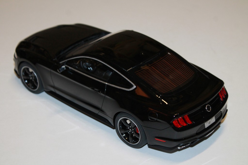 BULLIT MUSTANG MODERNE NOIR, SANS PARTIES OUVRANTES