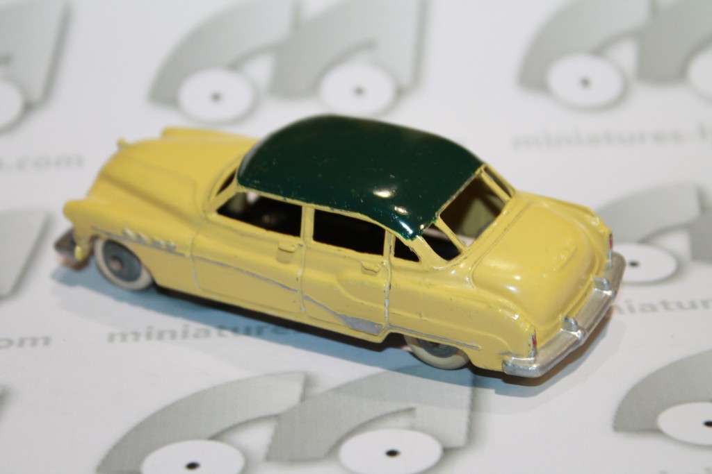 BUICK ROADMASTER JAUNE PALE DINKY TOYS 1/43°