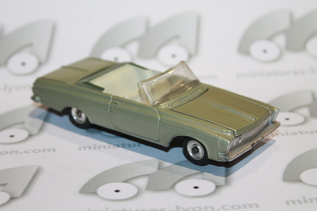 PLYMOUTH FURY 1970 DINKY TOYS 1/43°