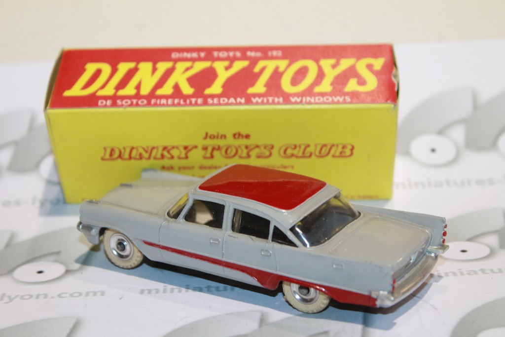 DESOTO FIREFLITE SEDAN GRISE/ROUGE DINKY TOYS 1/43°