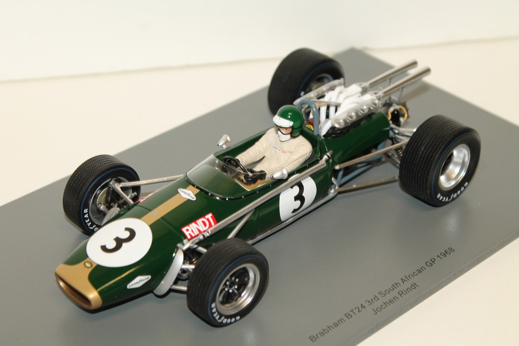 MONOPLACE N°3 DU GRAND PRIX D'AFRIQUE DU SUD DE 1968  PILOTE: JOCHEN RINDT