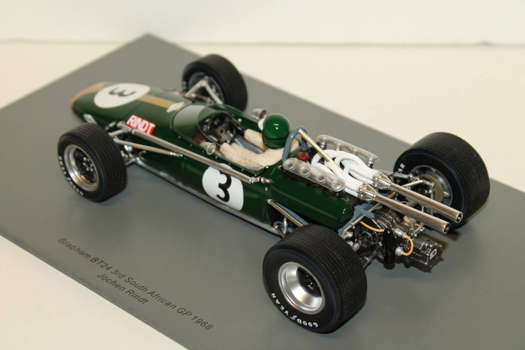 MONOPLACE N°3 DU GRAND PRIX D'AFRIQUE DU SUD DE 1968  PILOTE: JOCHEN RINDT