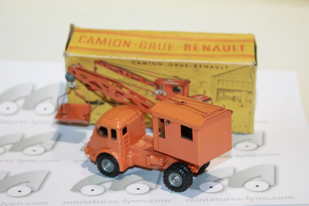 RENAULT 120 CV CAMION GRUE ET GODET CIJ