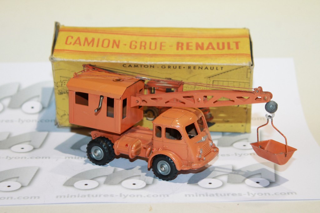 RENAULT 120 CV CAMION GRUE ET GODET CIJ