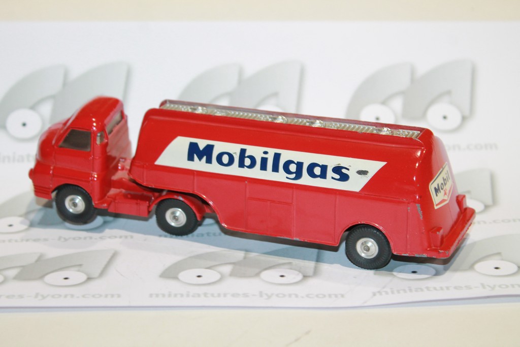 BEDFORD CAMION CITERNE MOBILGAS CORGI