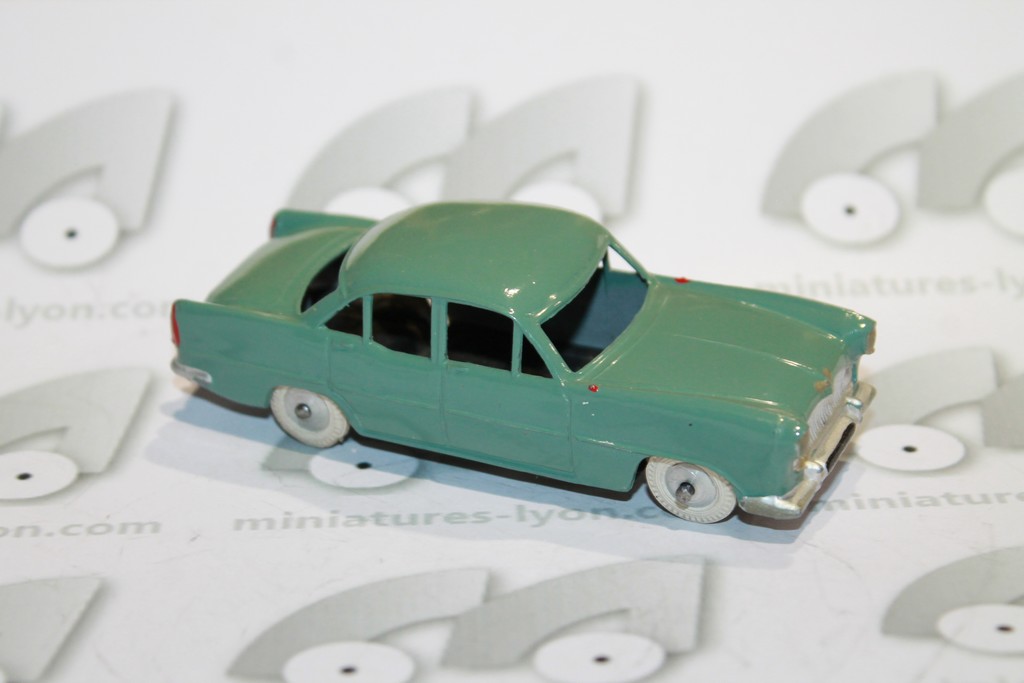 SIMCA VEDETTE TRIANON QUIRALU 1/43°