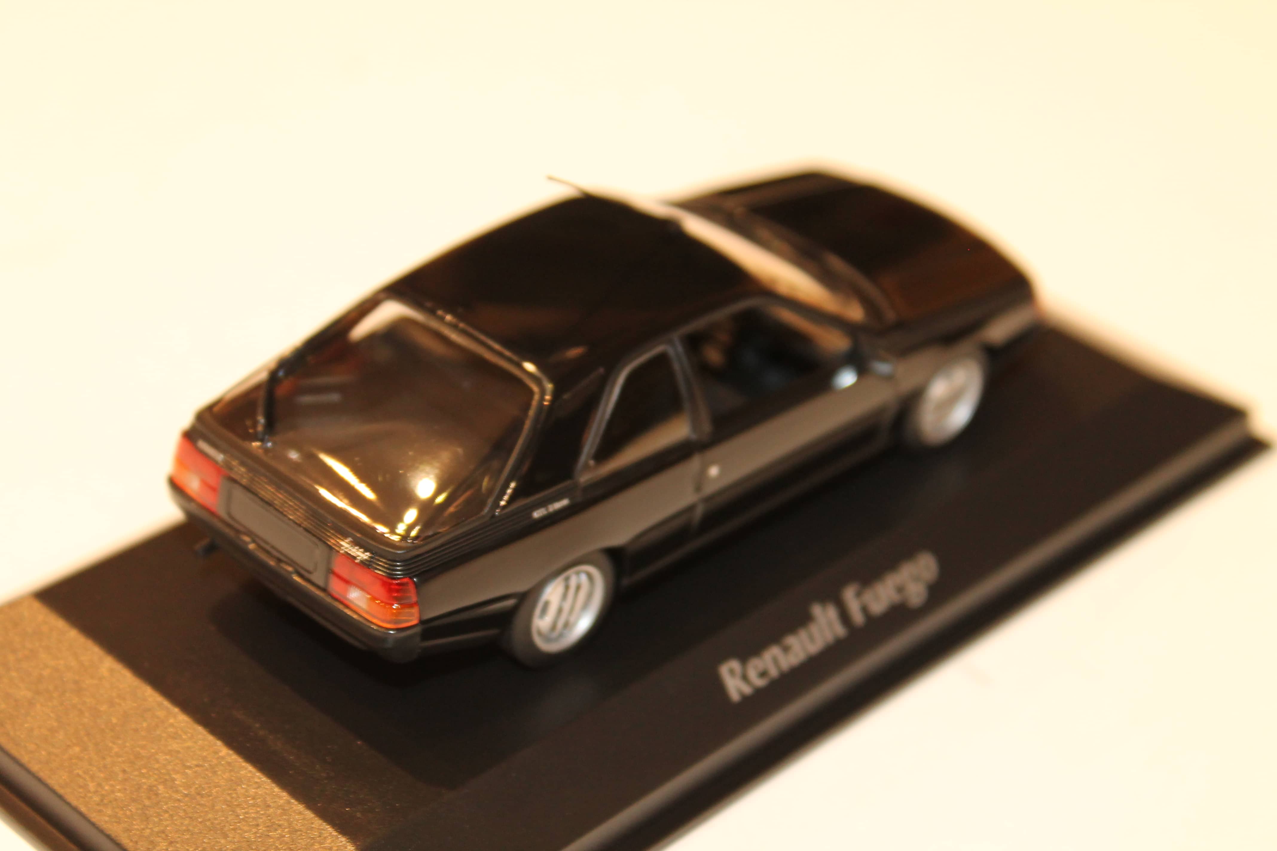 RENAULT FUEGO NOIR 1984 MAXICHAMPS 1/43°