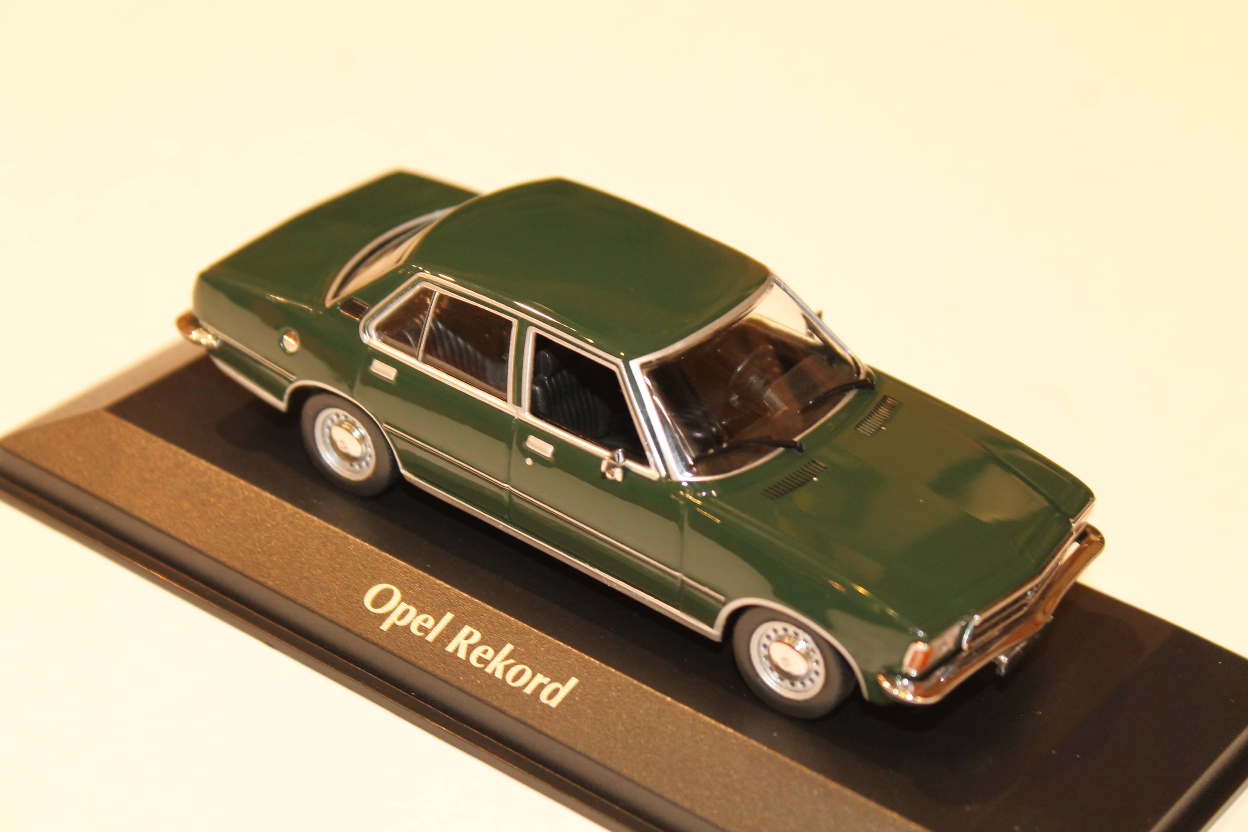 MAXICHAMPS - Opel Rekord D - 1975-1/43