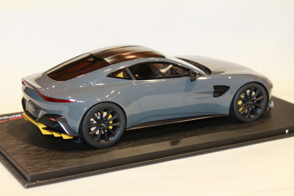 ASTON MARTIN VANTAGE GRISE 2018 TOP SPEED 1/18°