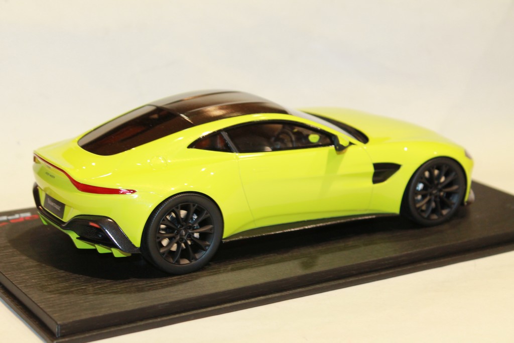 ASTON MARTIN VANTAGE LIME 2018 TOP SPEED 1/18°