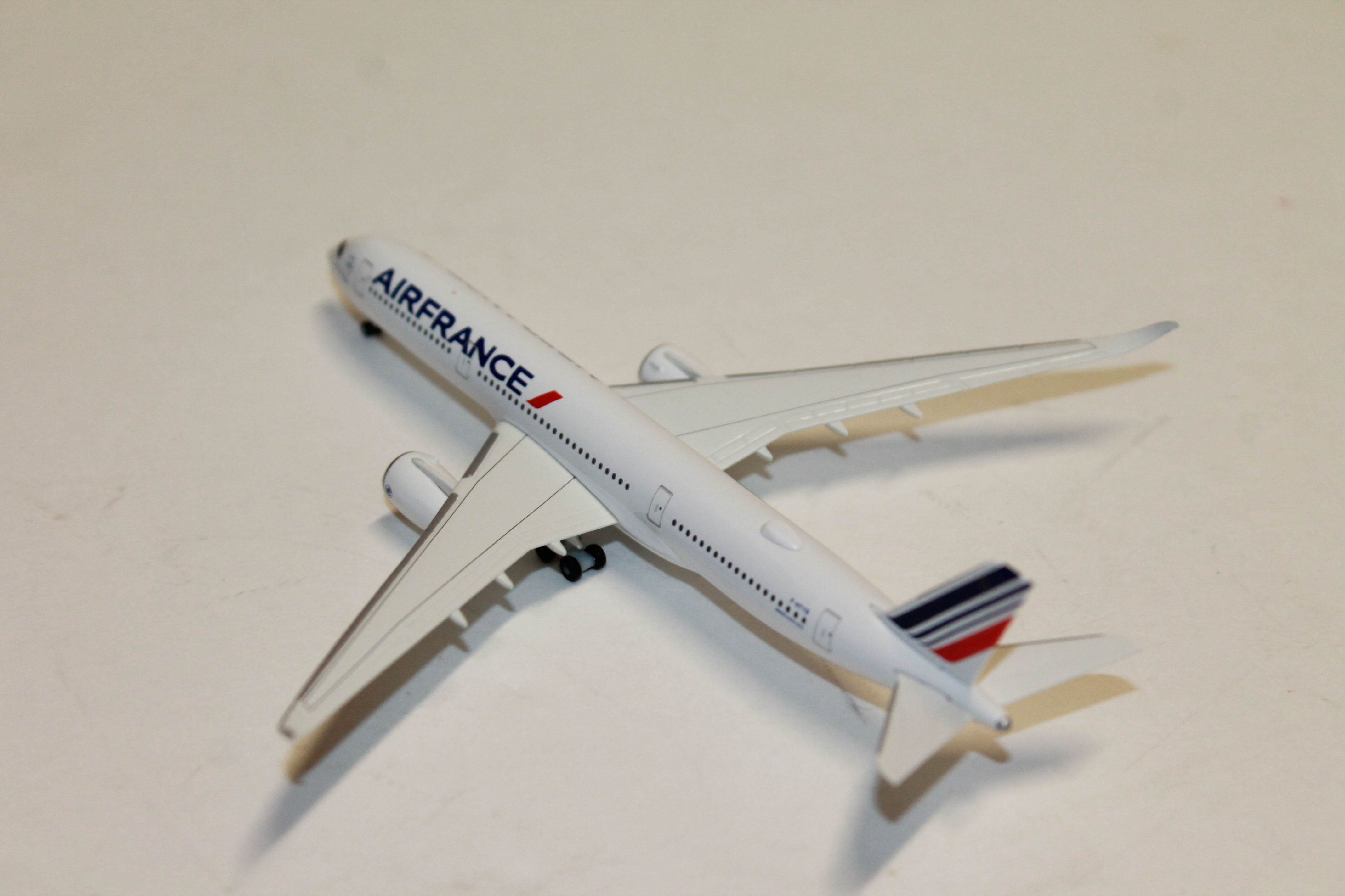 Avion jouet Airbus A350 Air France