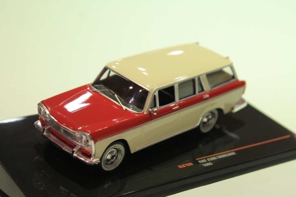 FIAT 2300 FAMILIARE 1965 IXO 1/43°