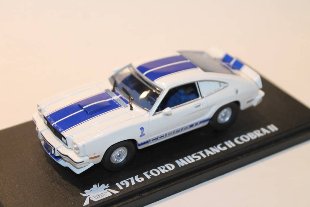 FORD MUSTANG II "DRÔLE DE DAMES" 1976 GREENLIGHT 1/43°