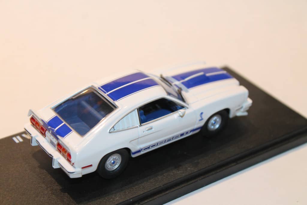 FORD MUSTANG II "DRÔLE DE DAMES" 1976 GREENLIGHT 1/43°