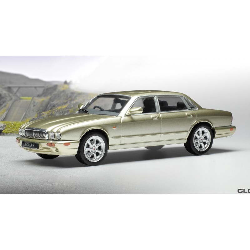 JAGUAR XJ8 1998 IXO 1/43°
