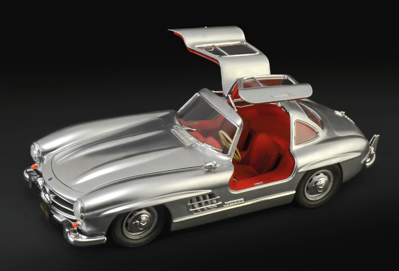 MERCEDES-BENZ 300 SL GULLWING ITALERI 1/16°