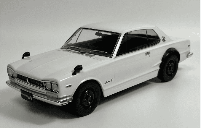 NISSAN SKYLINE GT-R KPGC10 BLANCHE TRIPLE 9 1/18°