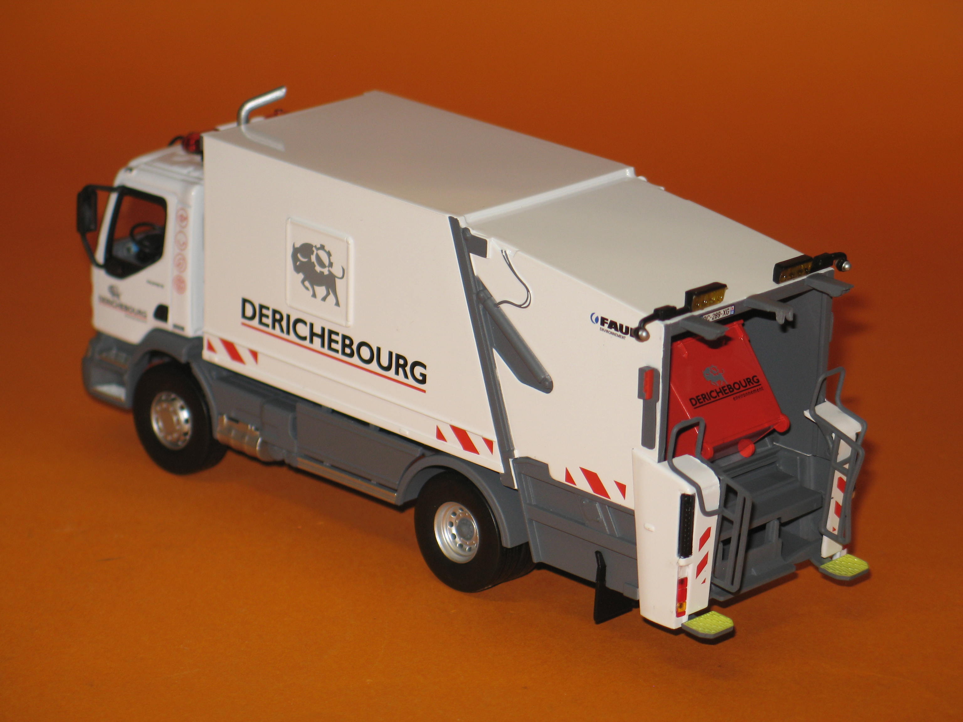 RENAULT PREMIUM CAMION POUBELLE 2006 NOREV 1/43