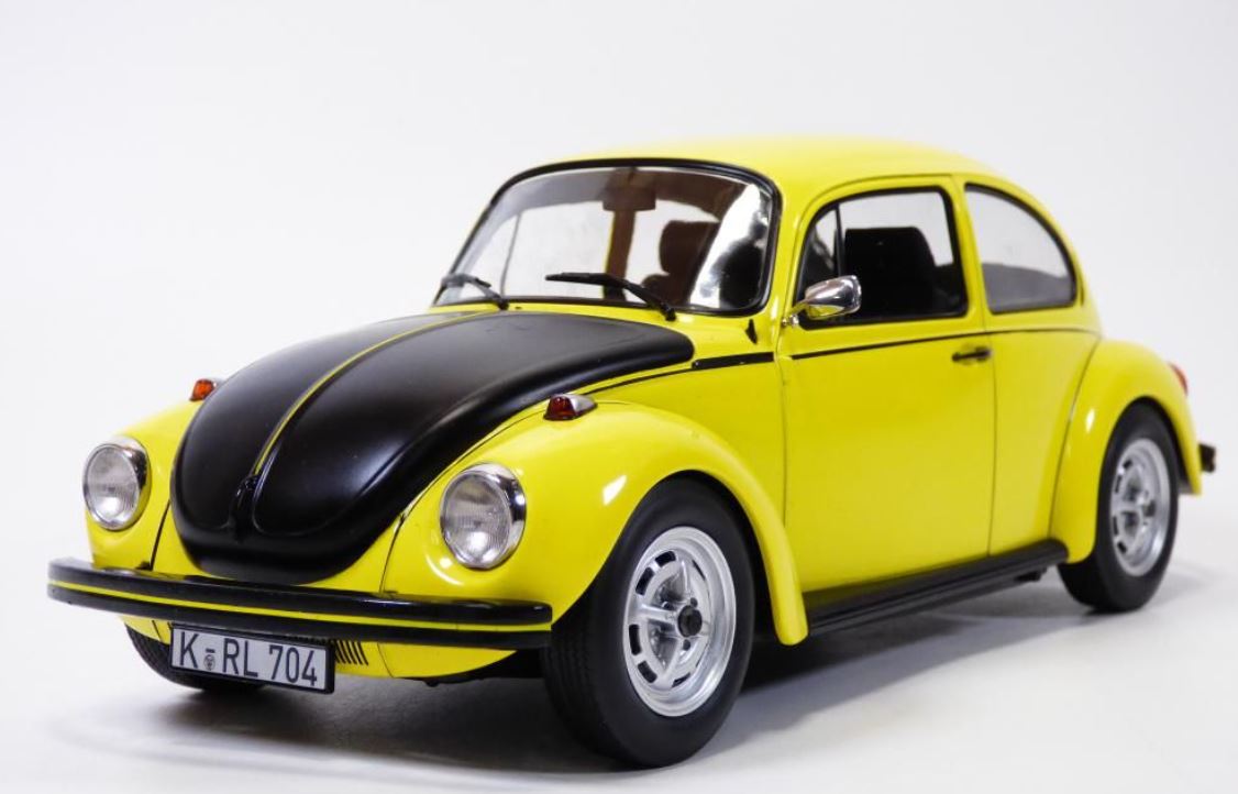 VOLKSWAGEN COCCINELLE 1303S jaune & noir NOREV 1/18