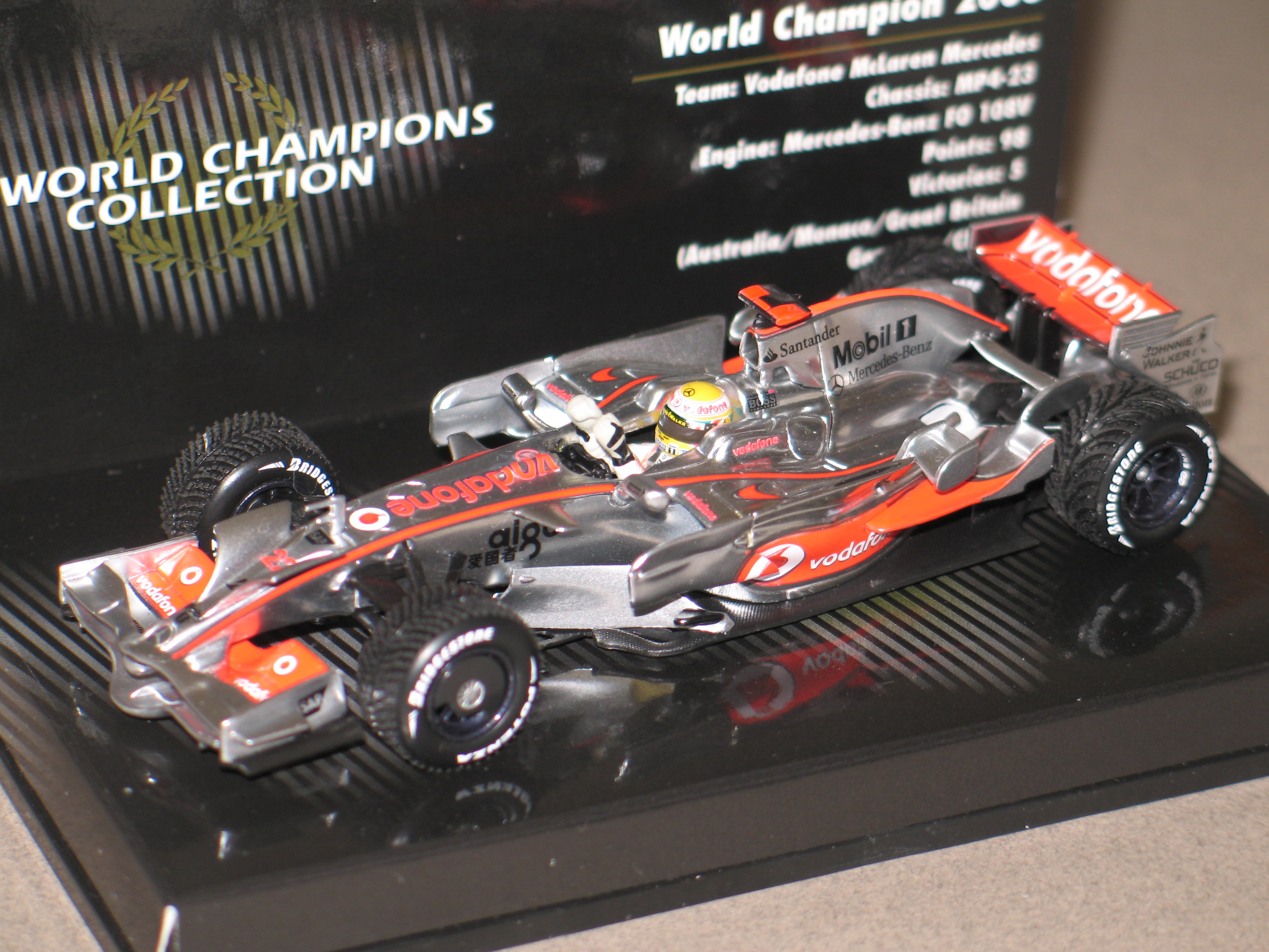 MCLAREN MERCEDES MP4-23 HAMILTON WORLD CHAMPION 2008 MINICHAMPS 1:43