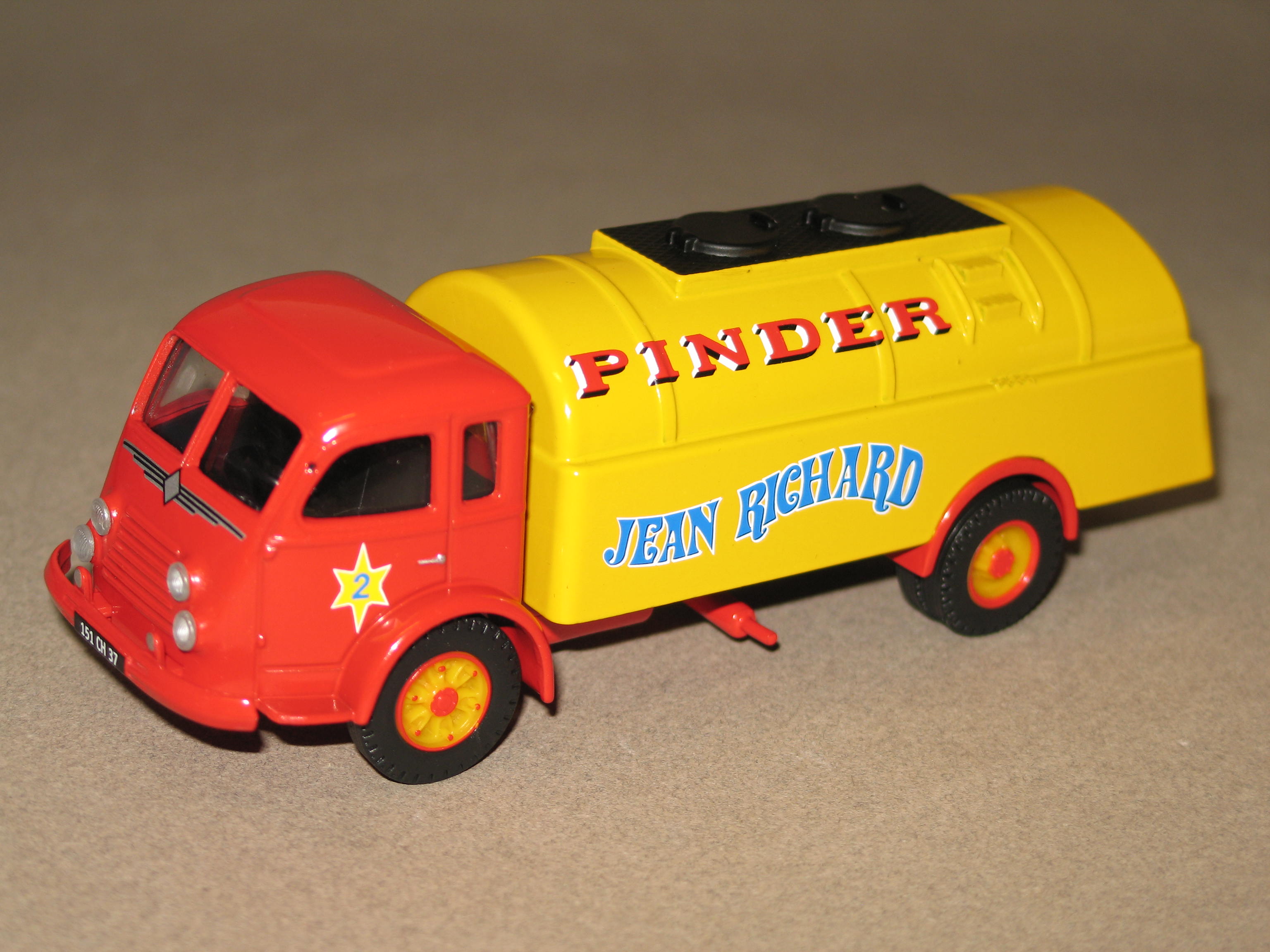 RENAULT FAINEANT CITERNE PINDER CORGI 1:50°